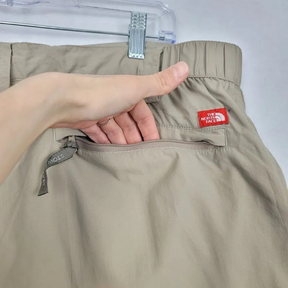 The North Face Men’s XL Khaki Shorts outdoors Athletic Casual
